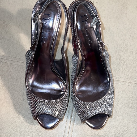 Nicole Miller silver sparkle heels. Size 6 - Picture 2 of 5
